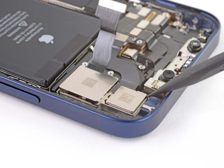 Перепайка микросхемы и устранение ошибки дисплея iPhone 12 mini