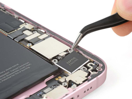 Замена вибромотора iPhone 15