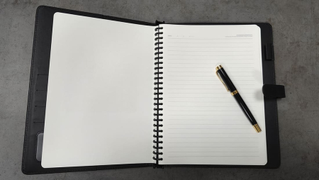 Подарочный набор Xiaomi Exclusive Gift Box (наушники, тетрадь, ручка, кабель) (RHR7398CN)