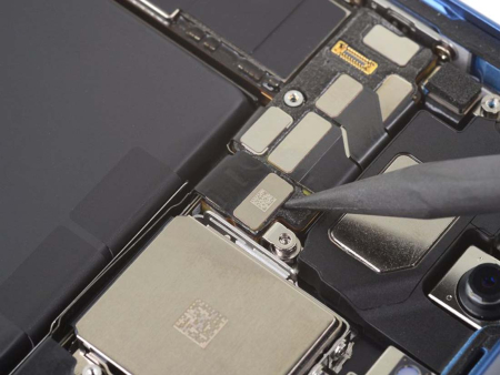 Замена вибромотора iPhone 13 mini